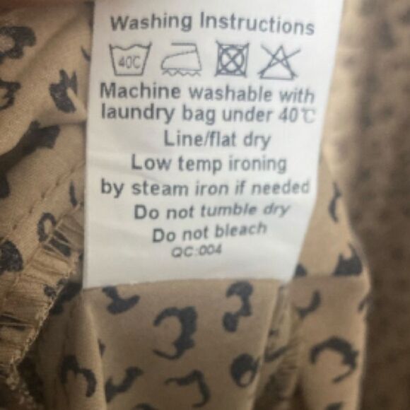 Zattcas Elegant Black and Tan Dress// L - Picture 6 of 8